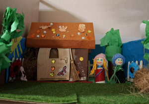 makieta przedstawiająca lekturę "Jaś i Małgosia"