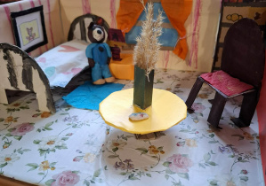 makieta przedstawiająca bajkę "Miś Uszatek"